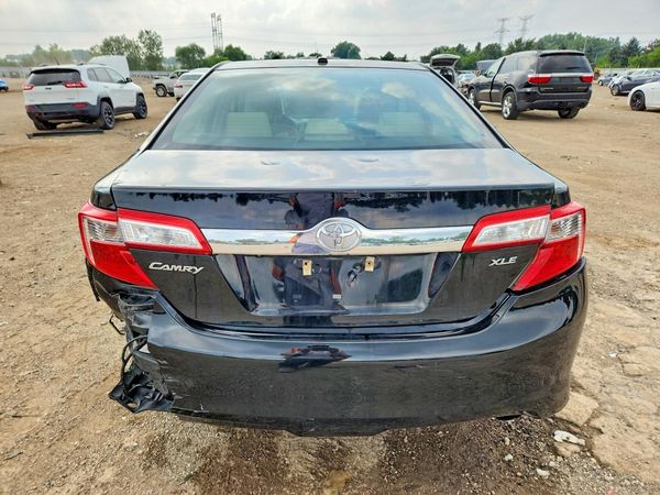 2014 TOYOTA CAMRY