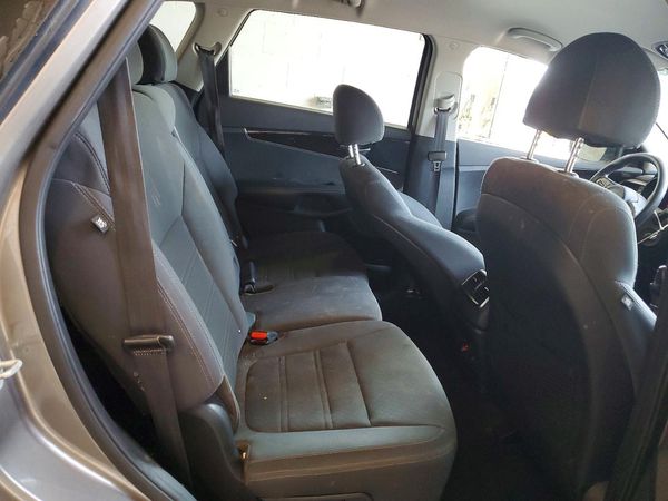 2018 KIA SORENTO L, LX