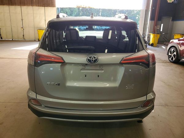 2018 TOYOTA RAV4 Adventure/XLE
