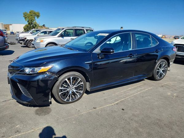 2020 TOYOTA CAMRY SE Hybrid