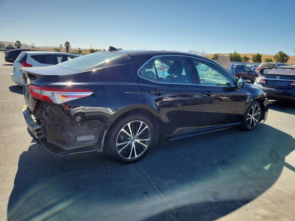 2020 TOYOTA CAMRY SE Hybrid