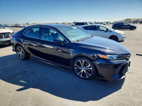 2020 TOYOTA CAMRY SE Hybrid