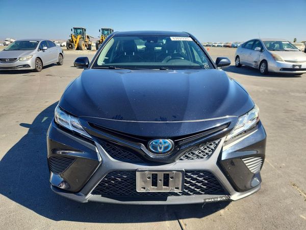2020 TOYOTA CAMRY SE Hybrid