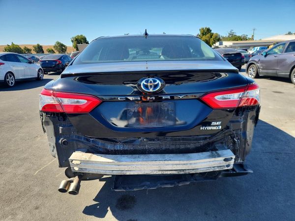 2020 TOYOTA CAMRY SE Hybrid