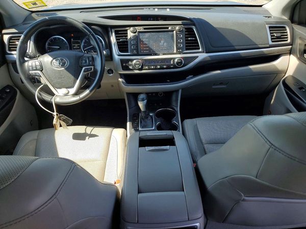 2019 TOYOTA HIGHLANDER