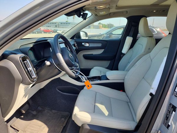 2026 VOLVO XC40 Plus Dark
