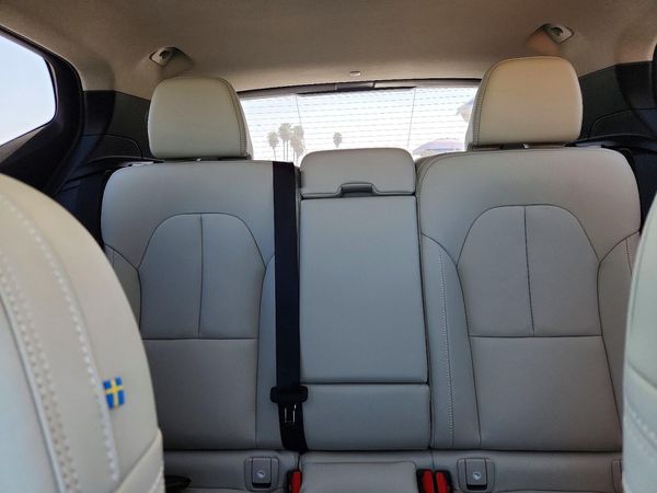 2026 VOLVO XC40 Plus Dark