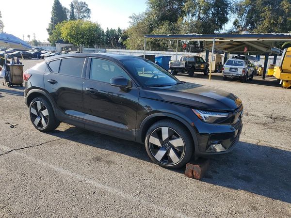 2023 VOLVO ALL OTHER Ultimate Dark — Passenger 3/4