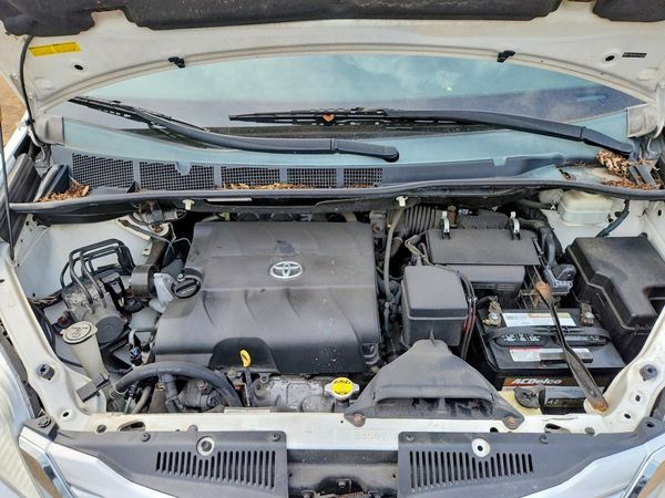 2014 TOYOTA SIENNA