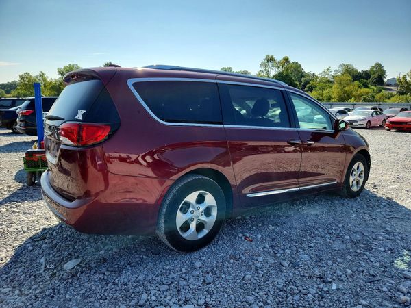 2017 CHRYSLER PACIFICA