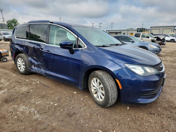 2017 CHRYSLER PACIFICA