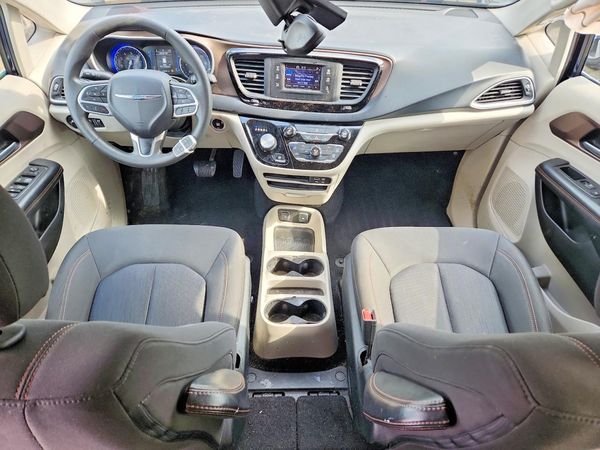 2017 CHRYSLER PACIFICA