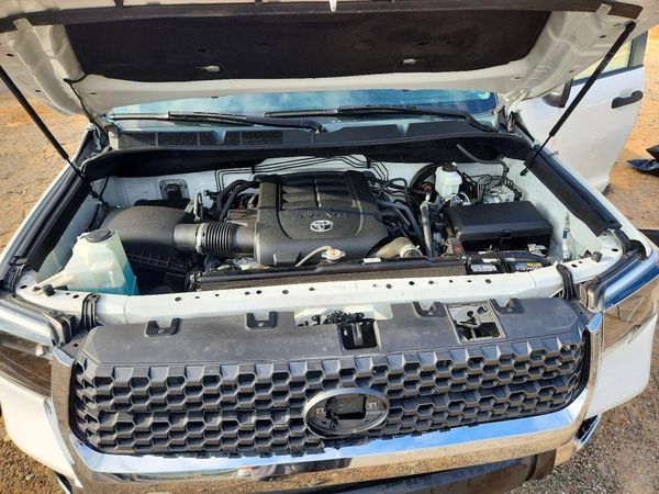 2021 TOYOTA TUNDRA SR5 grade