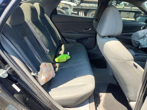 2022 HYUNDAI ELANTRA