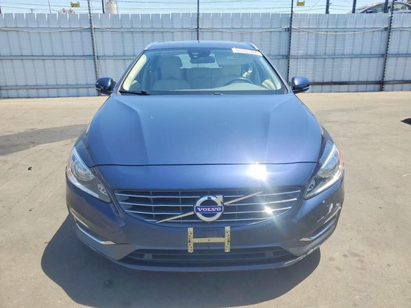 2015 VOLVO V60 Platinum (non R design)