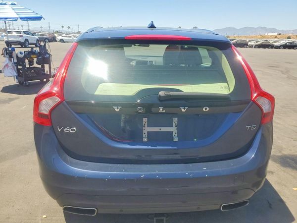2015 VOLVO V60 Platinum (non R design)