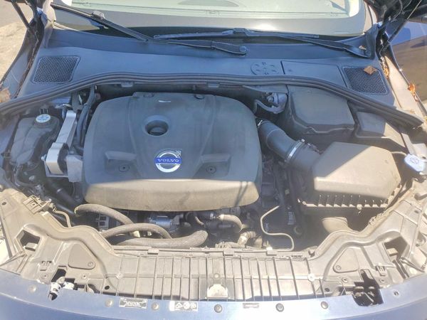 2015 VOLVO V60 Platinum (non R design)