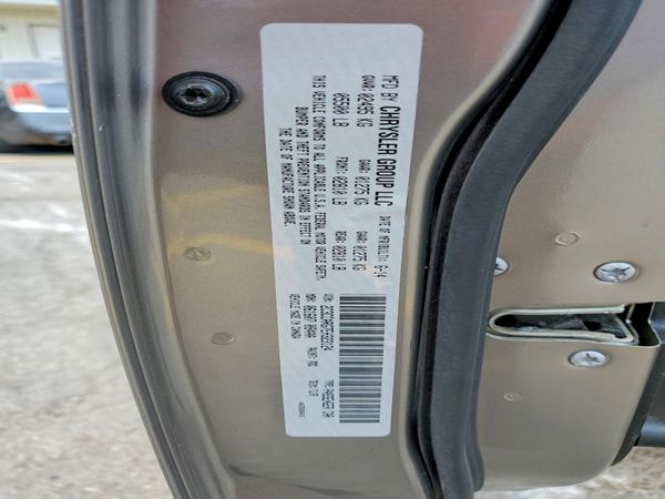 2014 CHRYSLER 300 — VINS