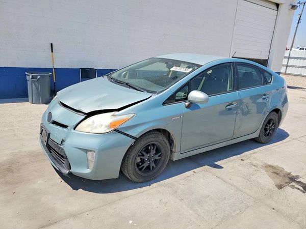 2013 TOYOTA PRIUS
