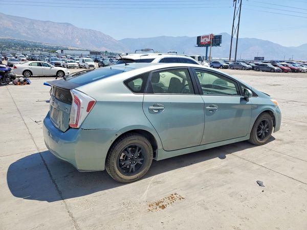 2013 TOYOTA PRIUS