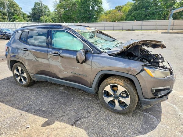 2019 JEEP COMPASS — Passenger 3/4