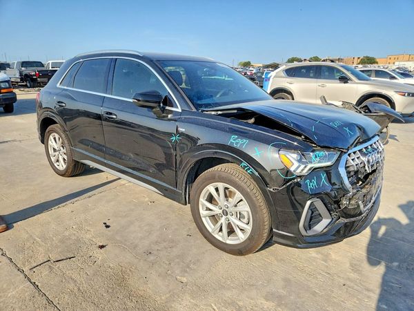 2025 AUDI Q3 S Line quattro Premium