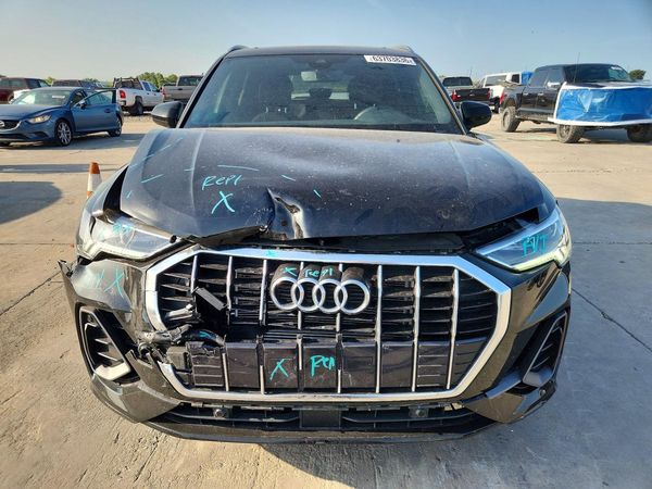 2025 AUDI Q3 S Line quattro Premium
