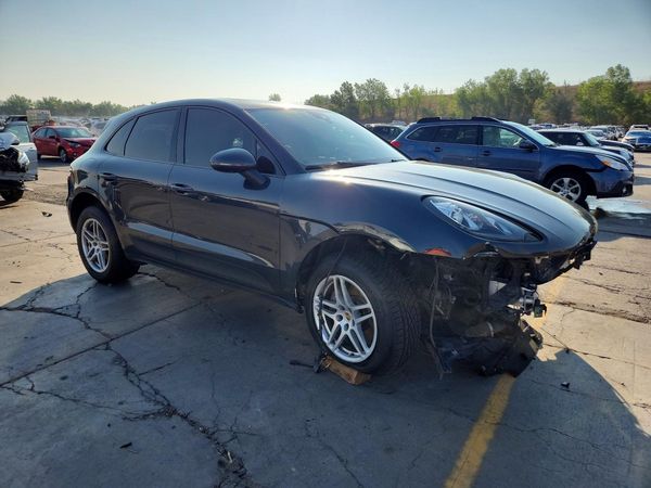 2018 PORSCHE MACAN — Passenger 3/4