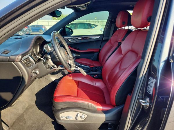 2018 PORSCHE MACAN — DENT