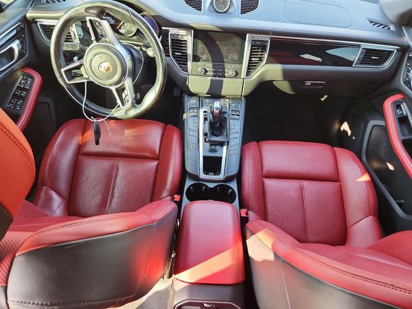 2018 PORSCHE MACAN — CKPT