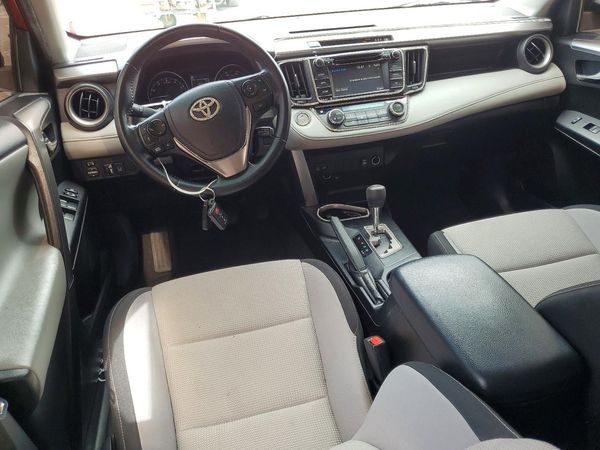 2017 TOYOTA RAV4 XLE