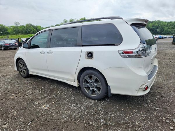 2019 TOYOTA SIENNA SE/SE Premium