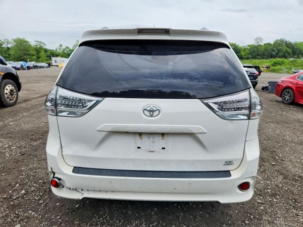 2019 TOYOTA SIENNA SE/SE Premium