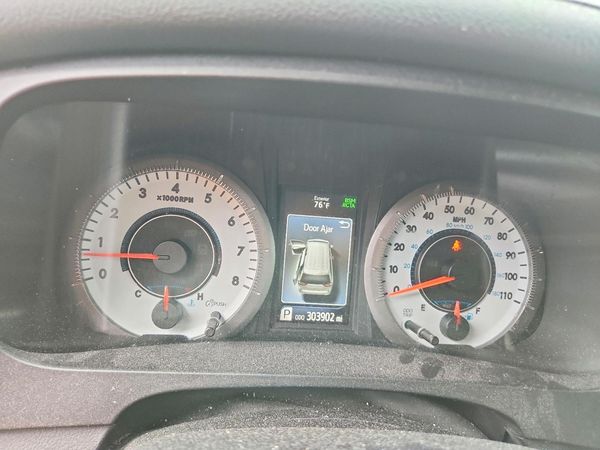 2019 TOYOTA SIENNA SE/SE Premium