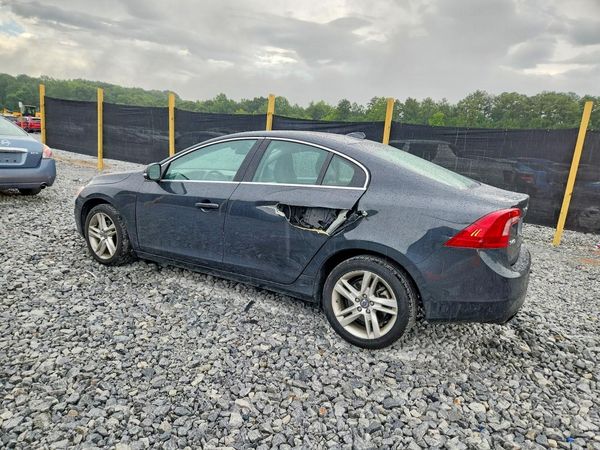 2015 VOLVO S60 Premier (non R design)