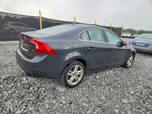 2015 VOLVO S60 Premier (non R design)