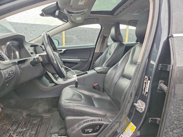 2015 VOLVO S60 Premier (non R design)