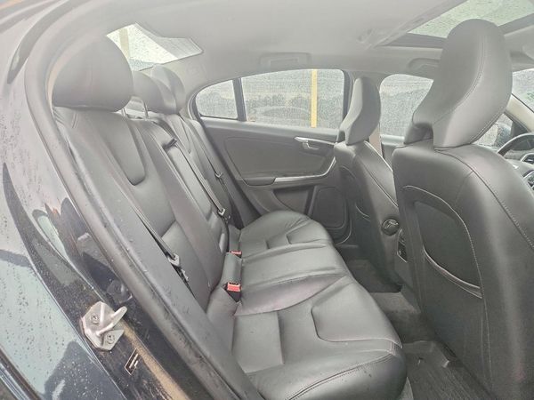 2015 VOLVO S60 Premier (non R design)