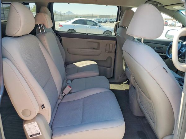 2016 KIA SEDONA LX - Middle-low