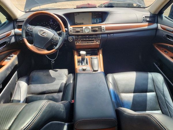 2015 LEXUS LS 460