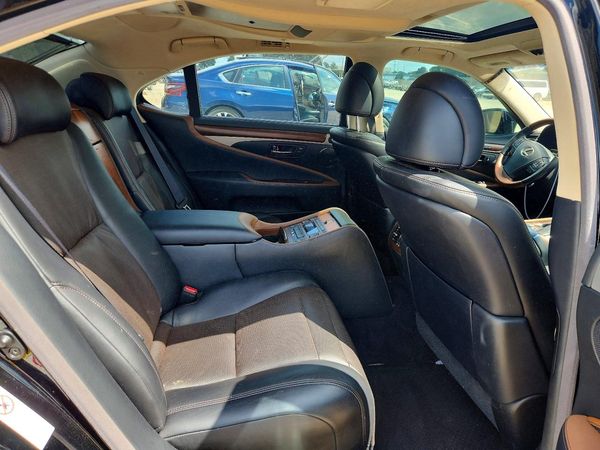 2015 LEXUS LS 460