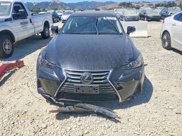 2017 LEXUS IS