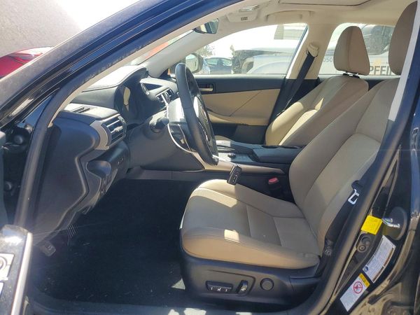 2017 LEXUS IS
