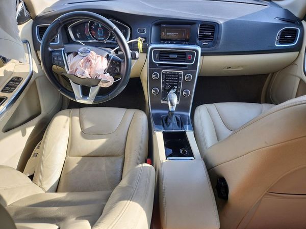 2014 VOLVO S60