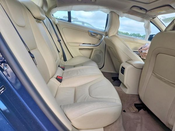 2014 VOLVO S60