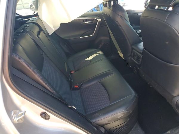 2019 TOYOTA RAV4 XSE HV 4WD