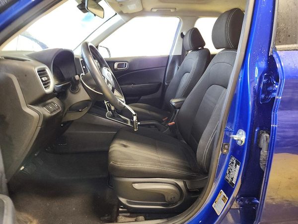 2025 HYUNDAI VENUE SEL, Limited — DENT