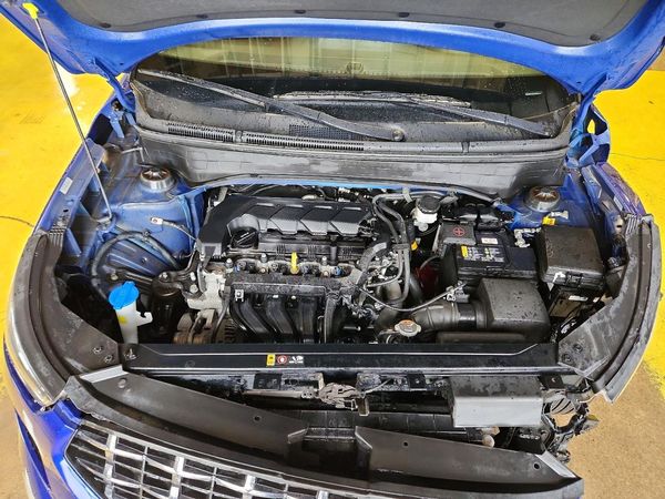 2025 HYUNDAI VENUE SEL, Limited — Engine bay