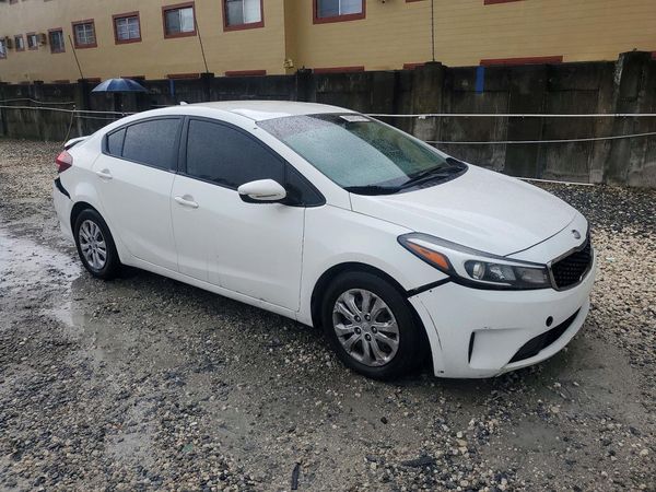 2017 KIA FORTE LX Base