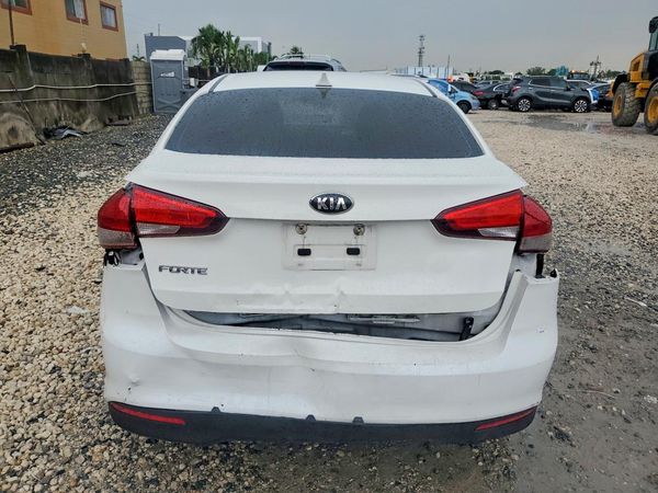 2017 KIA FORTE LX Base